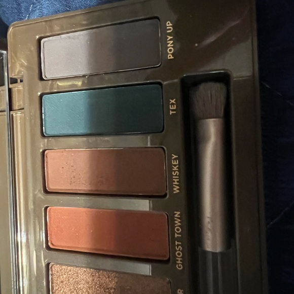 Urban Decay Naked Wild West Eyeshadow Palette - barely used - Picture 3 of 6